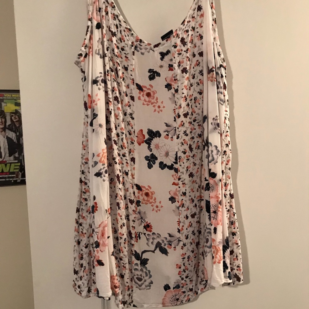 Floral tank